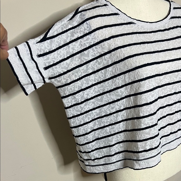 Forever 21 Black and White Striped Crop Top - Picture 4 of 7